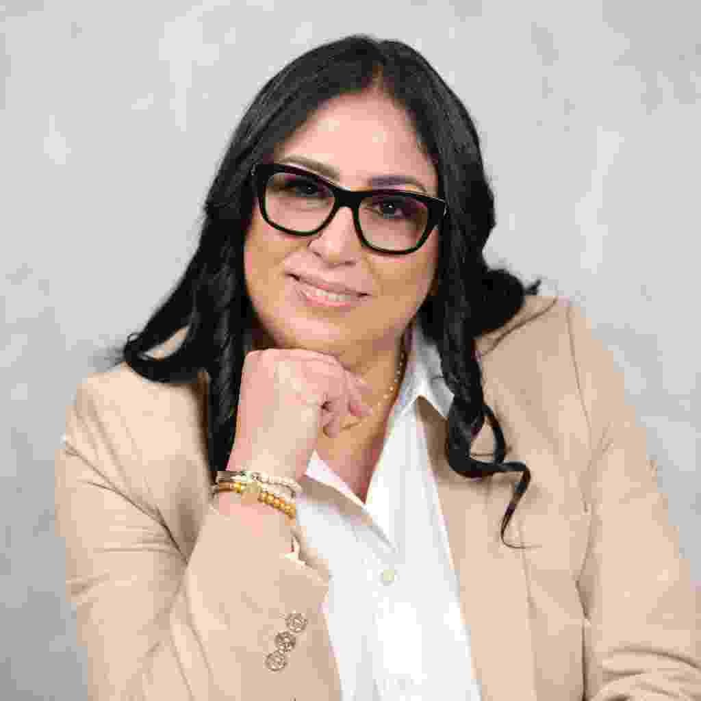 Mariana Moises, realtor bilingüe — quién soy